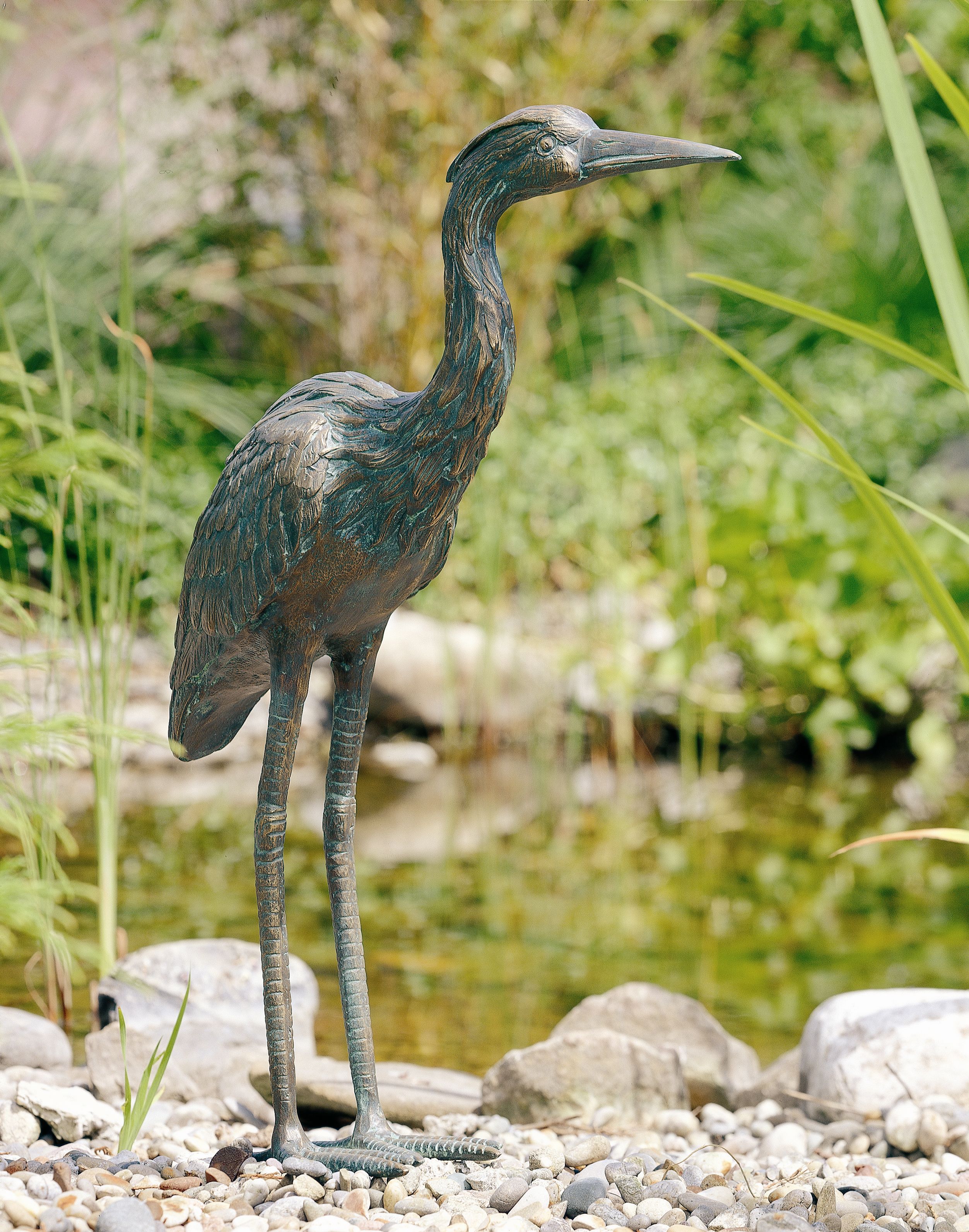 цапля декоративная для сада. цапля на реке. цапля серая болотная. цапля центр авторской. серая цапля в подмосковье.